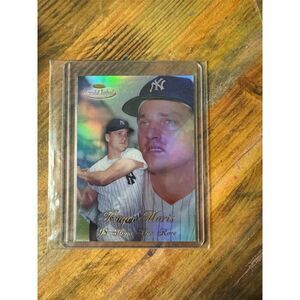 1998 Topps Gold Label Roger Maris Refrac Card #HR1 Yankees MLB